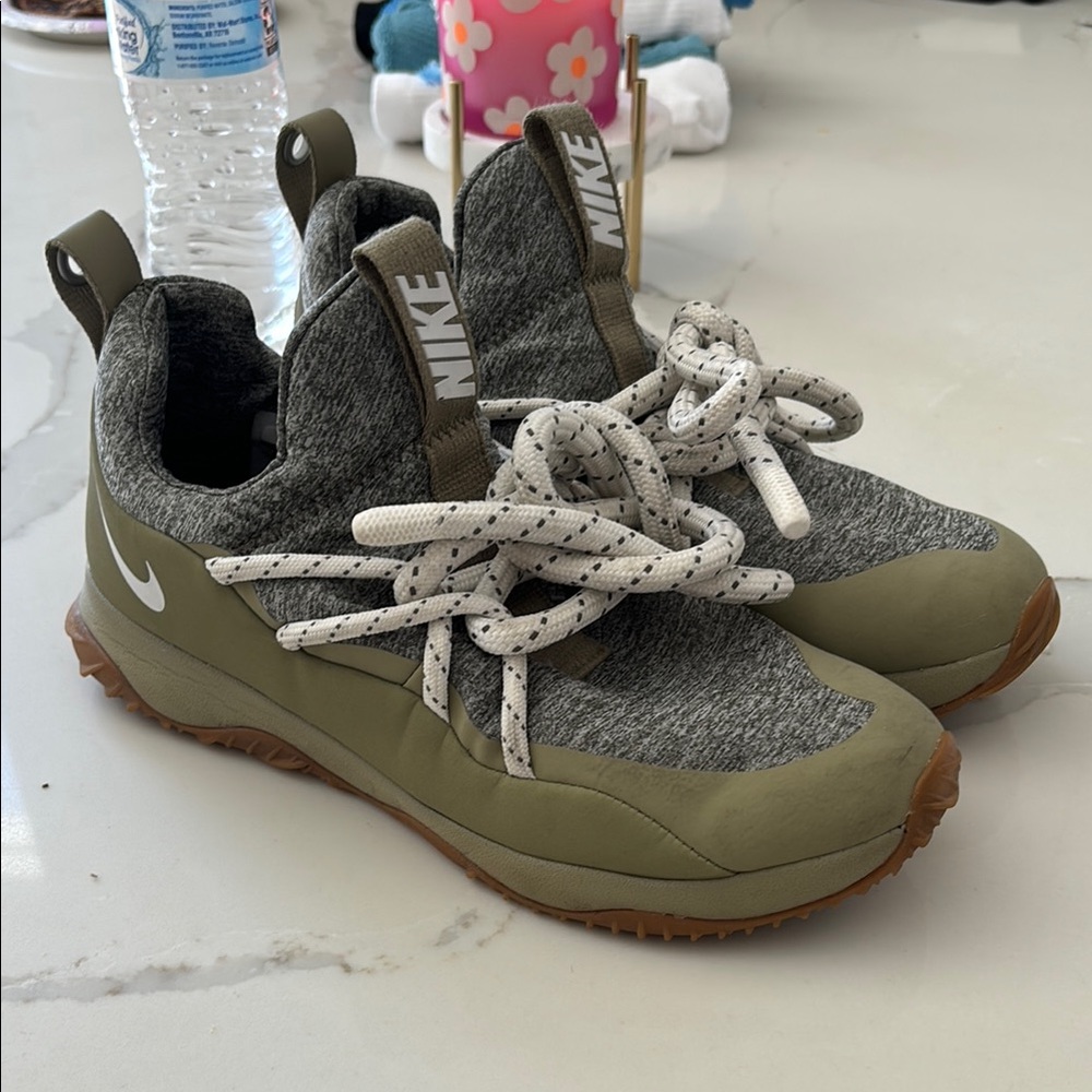 Nike City Loop Sneakers
